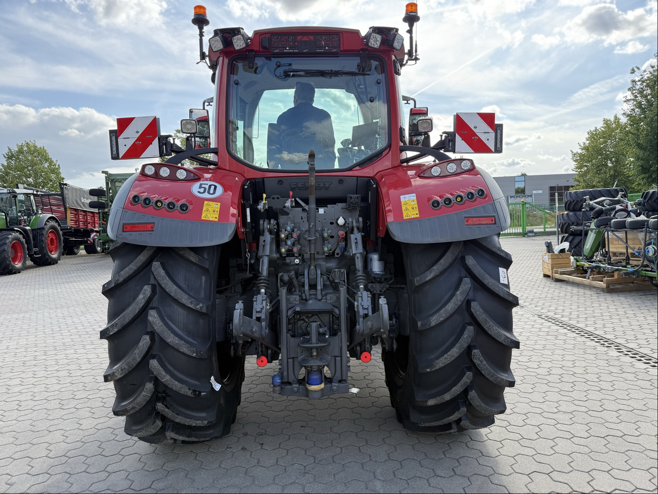 Fendt 724 Vario Gen6 ProfiPlus - Tracteur agricole: photos 2 Fendt 724 Vario Gen6 ProfiPlus - Tracteur agricole: photos 2