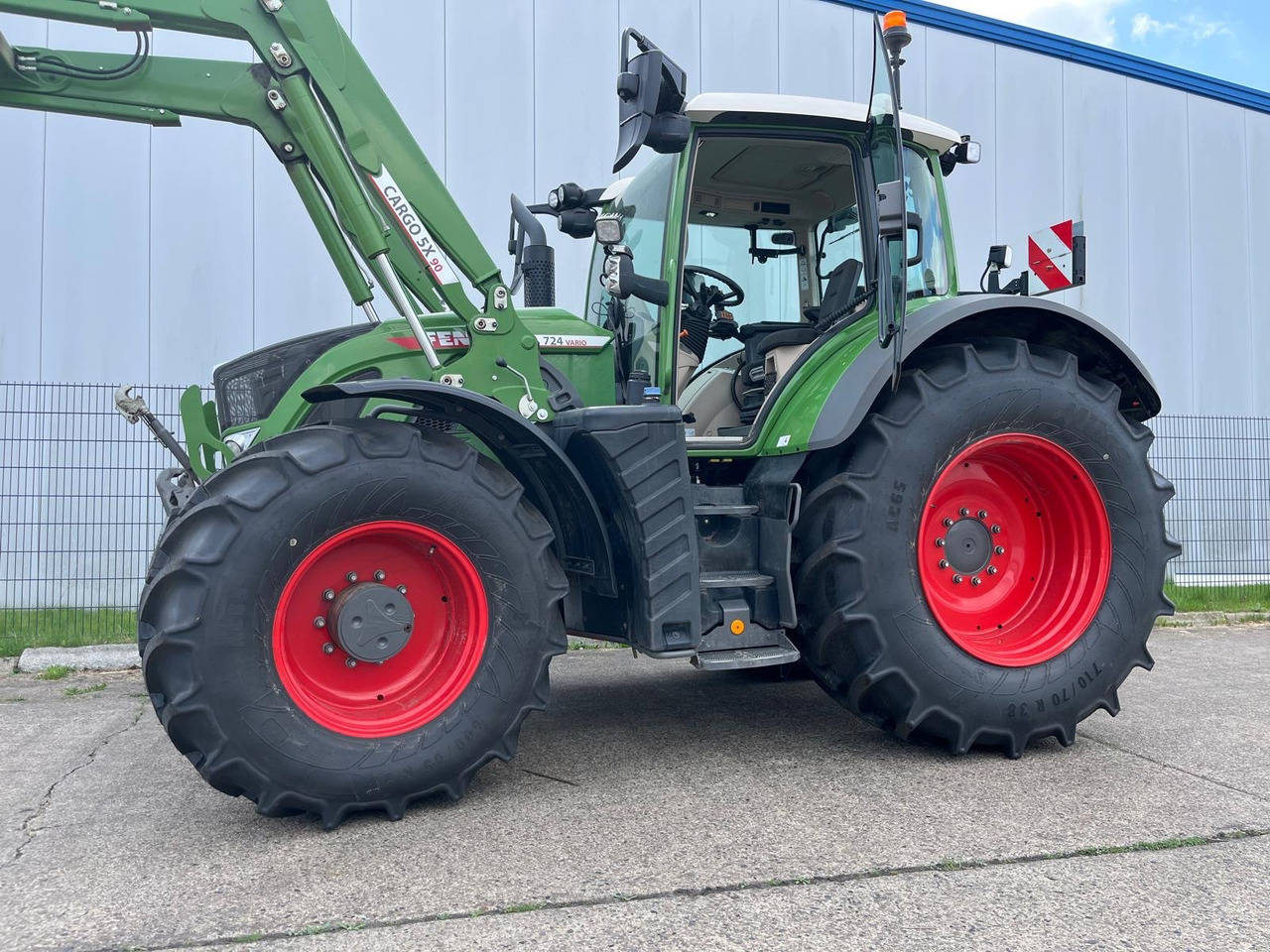 Fendt 724 Vario Gen6 ProfiPlus - Tracteur agricole: photos 1 Fendt 724 Vario Gen6 ProfiPlus - Tracteur agricole: photos 1