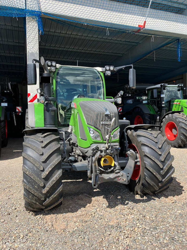 Fendt 724 Vario S4 Profi - Tracteur agricole: photos 3 Fendt 724 Vario S4 Profi - Tracteur agricole: photos 3