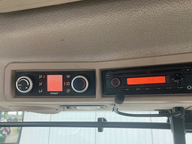 Fendt 724 Vario S4 Profi - Tracteur agricole: photos 4 Fendt 724 Vario S4 Profi - Tracteur agricole: photos 4