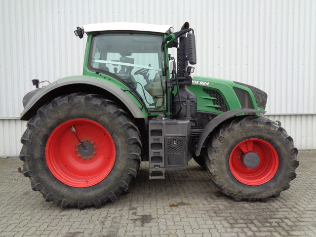 Tracteur agricole Fendt 824 Vario S4 ProfiPlus: photos 18