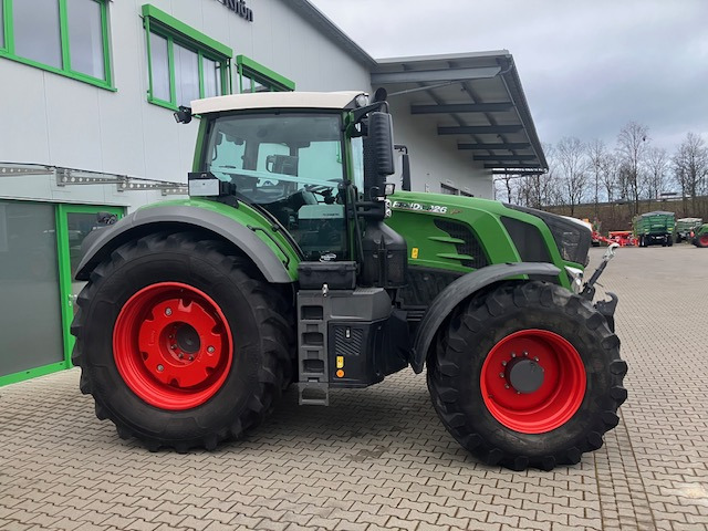 Fendt 826 Vario S4 Profi - Tracteur agricole: photos 5 Fendt 826 Vario S4 Profi - Tracteur agricole: photos 5