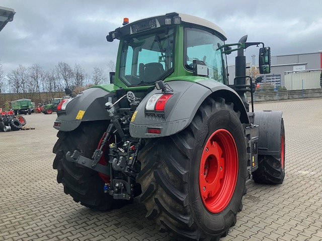 Fendt 826 Vario S4 Profi - Tracteur agricole: photos 4 Fendt 826 Vario S4 Profi - Tracteur agricole: photos 4