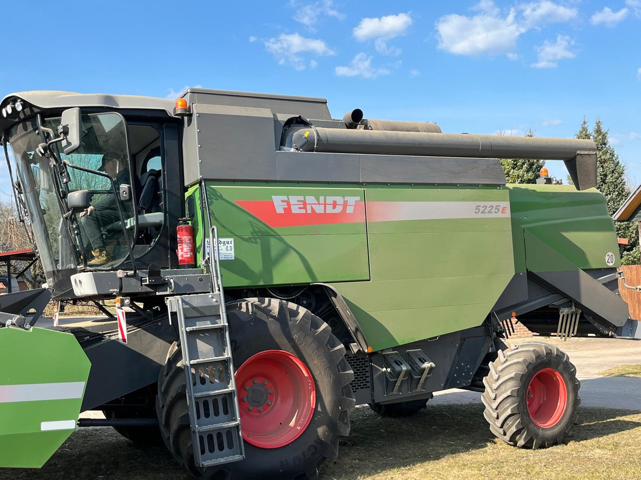 Fendt Mähdrescher 5225 E - Moissonneuse-batteuse: photos 2 Fendt Mähdrescher 5225 E - Moissonneuse-batteuse: photos 2