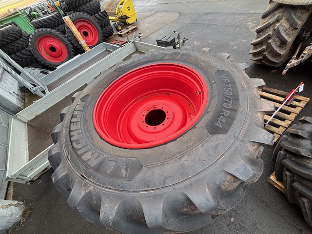 Fendt VF650/60R38 MI VF750/70R44 MI - Tracteur agricole: photos 2 Fendt VF650/60R38 MI VF750/70R44 MI - Tracteur agricole: photos 2