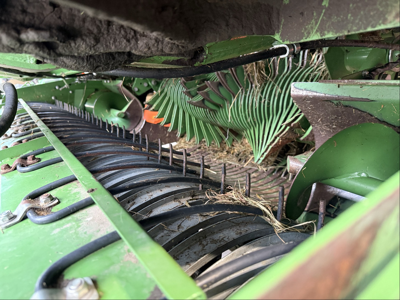 Krone Comprima CV150 XC Presskombina - Matériel de fenaison: photos 4 Krone Comprima CV150 XC Presskombina - Matériel de fenaison: photos 4