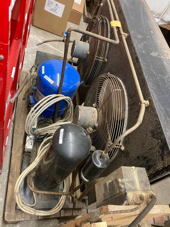 Kühltank 3000 L - Matériel d'élevage: photos 2 Kühltank 3000 L - Matériel d'élevage: photos 2