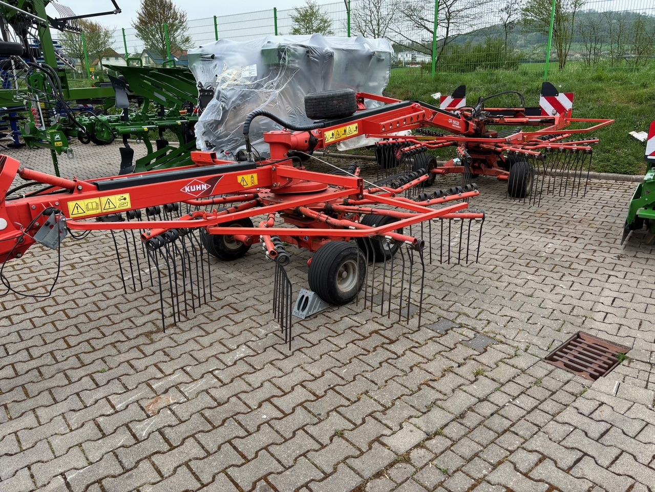 Kuhn Schwader 6632 - Faneuse: photos 1 Kuhn Schwader 6632 - Faneuse: photos 1