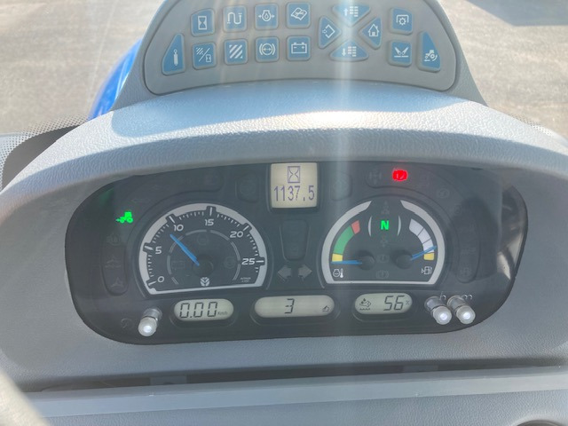 New Holland T6.155 AutoCommand - Tracteur agricole: photos 2 New Holland T6.155 AutoCommand - Tracteur agricole: photos 2