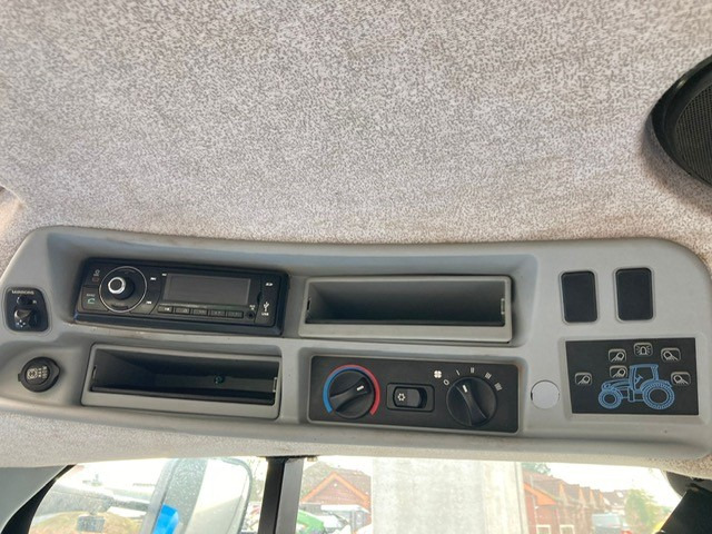 New Holland T7.200 Autocommand - Tracteur agricole: photos 2 New Holland T7.200 Autocommand - Tracteur agricole: photos 2