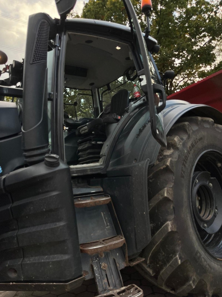 Valtra T214 Direct TwinTrac - Tracteur agricole: photos 5 Valtra T214 Direct TwinTrac - Tracteur agricole: photos 5