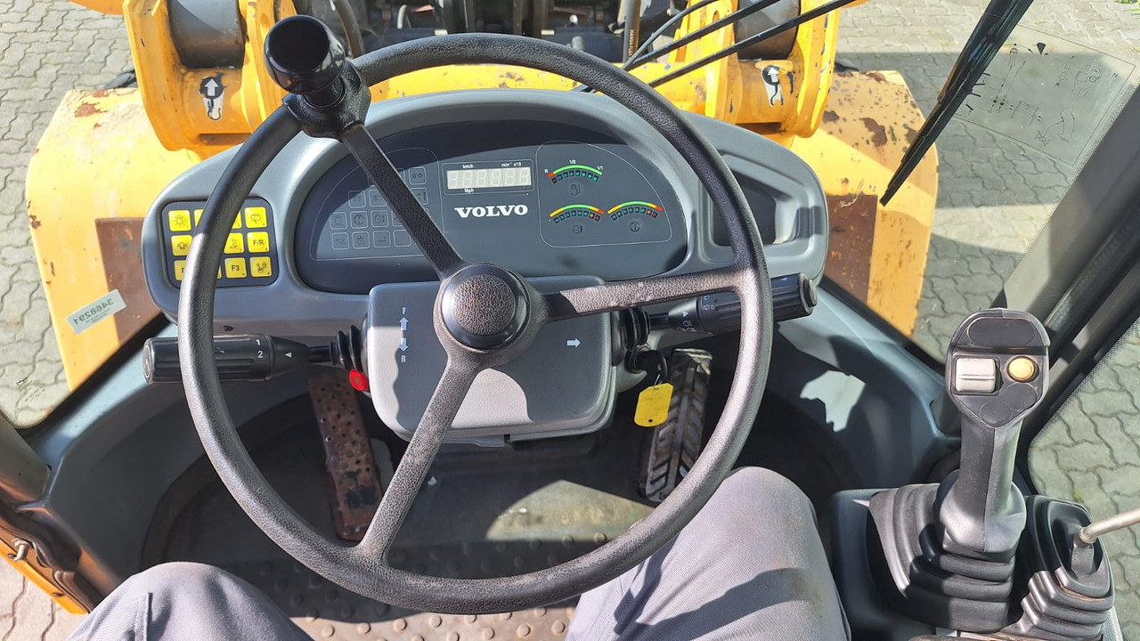 Volvo Radlader L 40 B TP - Chargeuse: photos 4 Volvo Radlader L 40 B TP - Chargeuse: photos 4