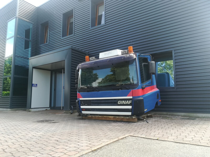 DAF CF65 CF75 CF85 Euro 3 - Cabine et intérieur pour Camion: photos 1 DAF CF65 CF75 CF85 Euro 3 - Cabine et intérieur pour Camion: photos 1