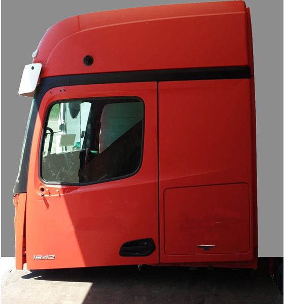 Mercedes-Benz Actros MP4 euro 6 - Cabine et intérieur pour Camion: photos 1 Mercedes-Benz Actros MP4 euro 6 - Cabine et intérieur pour Camion: photos 1