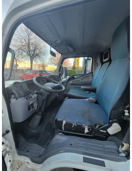 Cabine et intérieur pour Camion Mitsubishi Fuso "S" Fuso: photos 8 Cabine et intérieur pour Camion Mitsubishi Fuso "S" Fuso: photos 8