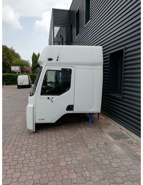 Renault PREMIUM DXI Euro 5 - Cabine et intérieur pour Camion: photos 2 Renault PREMIUM DXI Euro 5 - Cabine et intérieur pour Camion: photos 2