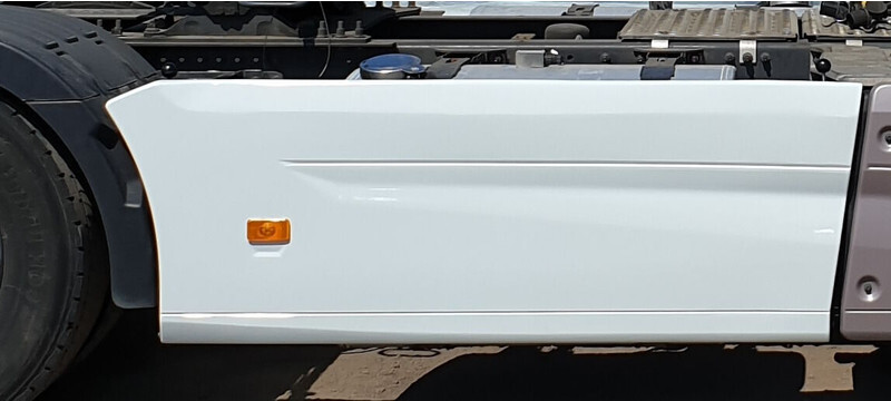 Renault T - T High SIDESKIRT EURO 6 - Aérodynamique/ Spoilers pour Camion: photos 2 Renault T - T High SIDESKIRT EURO 6 - Aérodynamique/ Spoilers pour Camion: photos 2