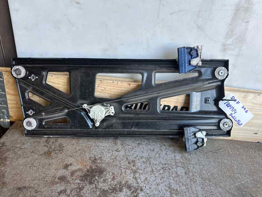 DAF WINDOW SYSTEM 1881914 - Cabine et intérieur pour Camion: photos 1 DAF WINDOW SYSTEM 1881914 - Cabine et intérieur pour Camion: photos 1