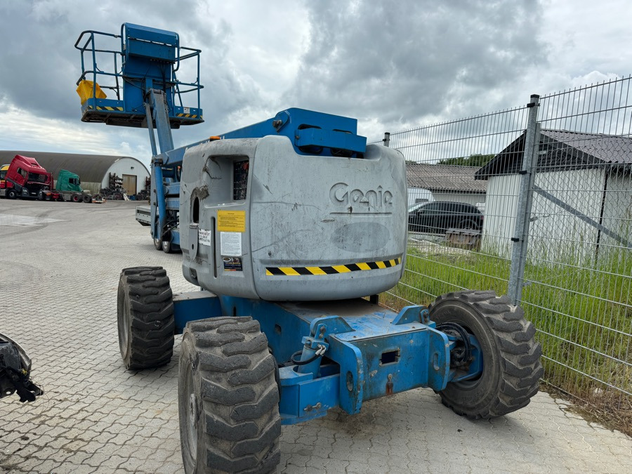 GENIE 4WD LIFT Z45 / 25 - Nacelle articulée: photos 1 GENIE 4WD LIFT Z45 / 25 - Nacelle articulée: photos 1