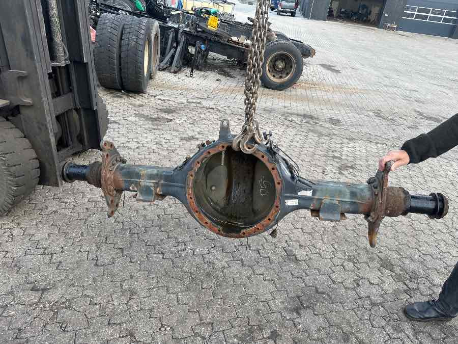 IVECO REAR AXLE 42559739 - Essieu et pièces pour Camion: photos 1 IVECO REAR AXLE 42559739 - Essieu et pièces pour Camion: photos 1