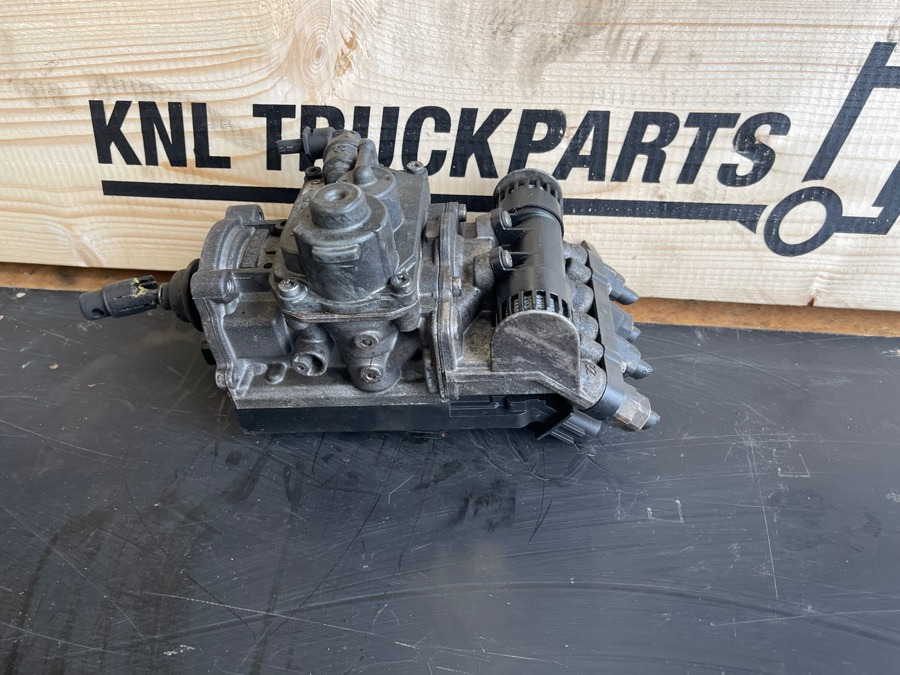 IVECO STRALIS FOOT BRAKE VALVE 4800200140 - Valve de frein pour Camion: photos 2 IVECO STRALIS FOOT BRAKE VALVE 4800200140 - Valve de frein pour Camion: photos 2