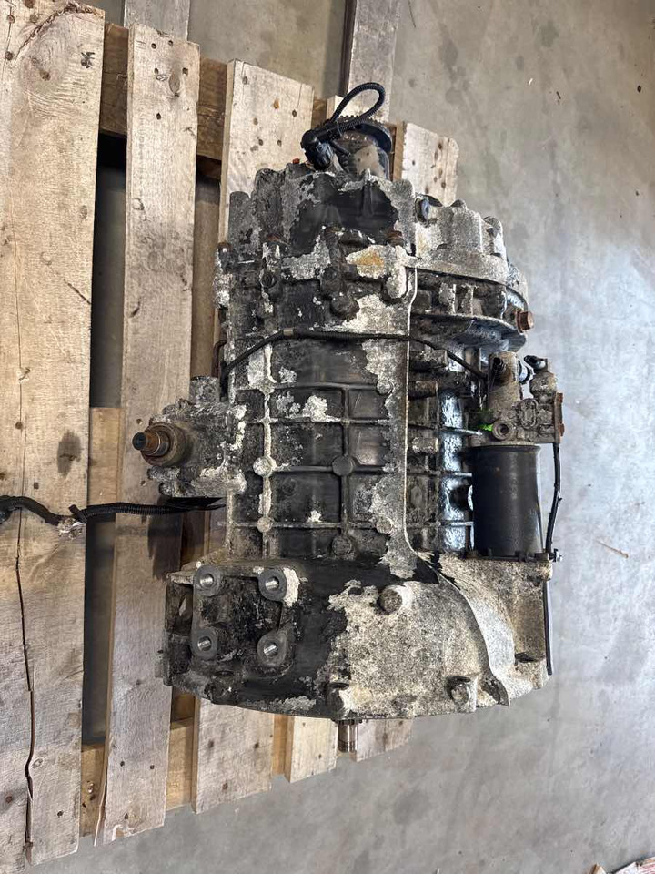 MAN GEARBOX 6S800 TO // 81.32004-6180 - Boîte de vitesse pour Camion: photos 2 MAN GEARBOX 6S800 TO // 81.32004-6180 - Boîte de vitesse pour Camion: photos 2