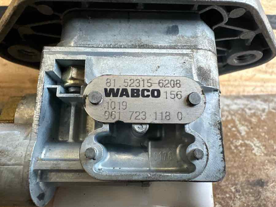 MAN HANDBRAKE 81.52315-6208 - Cabine et intérieur pour Camion: photos 3 MAN HANDBRAKE 81.52315-6208 - Cabine et intérieur pour Camion: photos 3