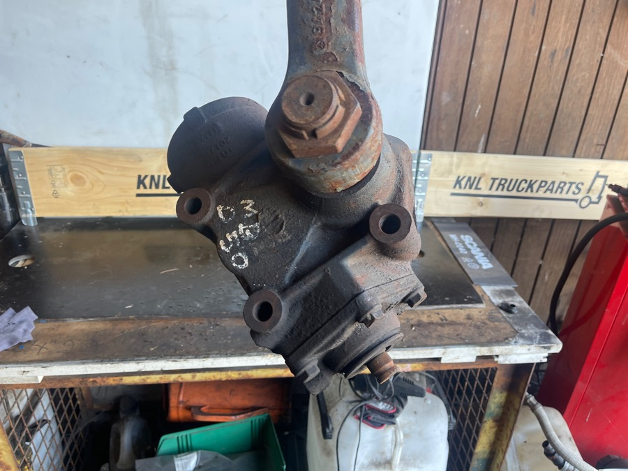 MERCEDES LS8 STEERING GEAR  A9404600100 - Commande de gouvernail pour Camion: photos 1 MERCEDES LS8 STEERING GEAR  A9404600100 - Commande de gouvernail pour Camion: photos 1