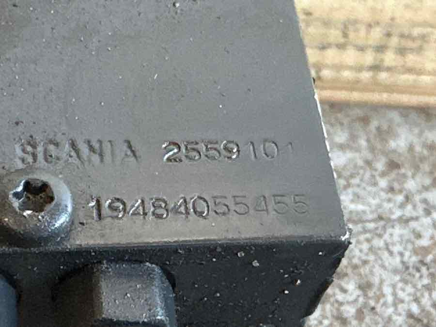 SCANIA CAB TILT PUMP 2559101 - Cabine et intérieur pour Camion: photos 3 SCANIA CAB TILT PUMP 2559101 - Cabine et intérieur pour Camion: photos 3