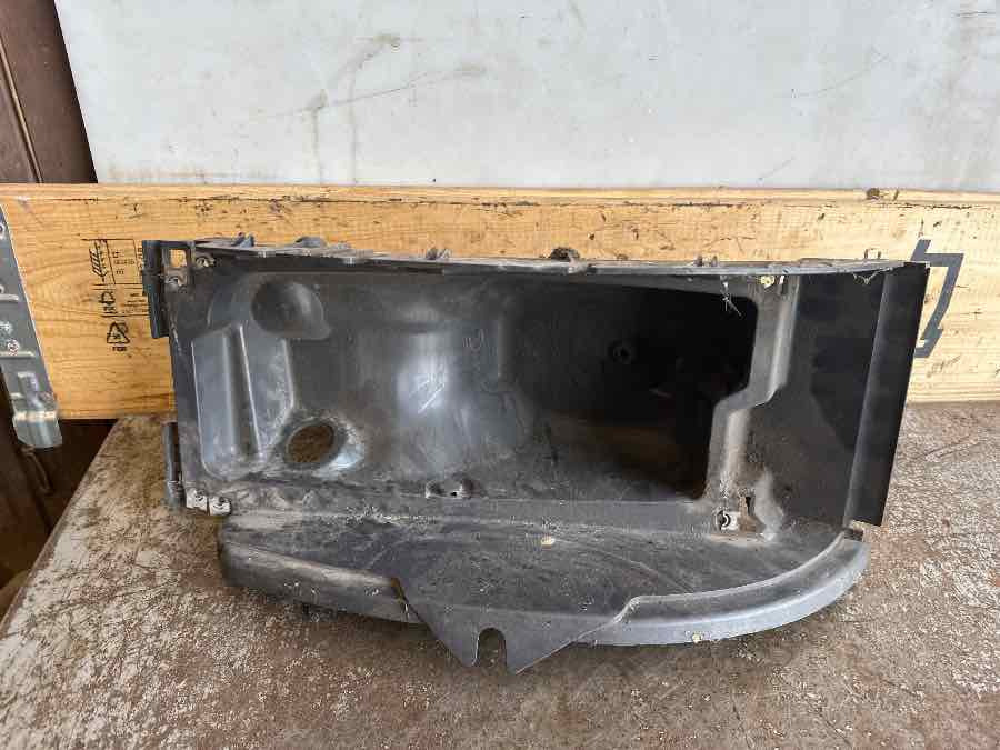 SCANIA LAMP HOUSE 1936674 - Système électrique pour Camion: photos 1 SCANIA LAMP HOUSE 1936674 - Système électrique pour Camion: photos 1