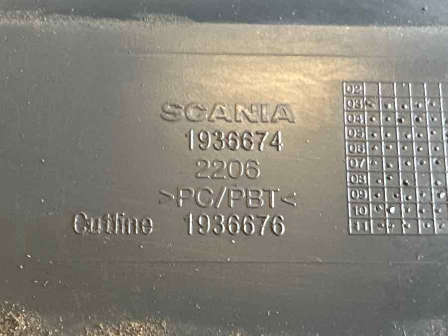 SCANIA LAMP HOUSE 1936674 - Système électrique pour Camion: photos 3 SCANIA LAMP HOUSE 1936674 - Système électrique pour Camion: photos 3