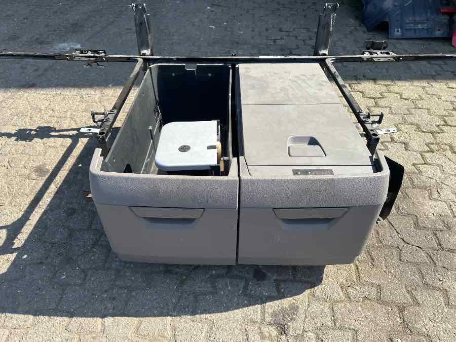 SCANIA STORAGE UNIT / FRIDGE - Cabine et intérieur pour Camion: photos 1 SCANIA STORAGE UNIT / FRIDGE - Cabine et intérieur pour Camion: photos 1