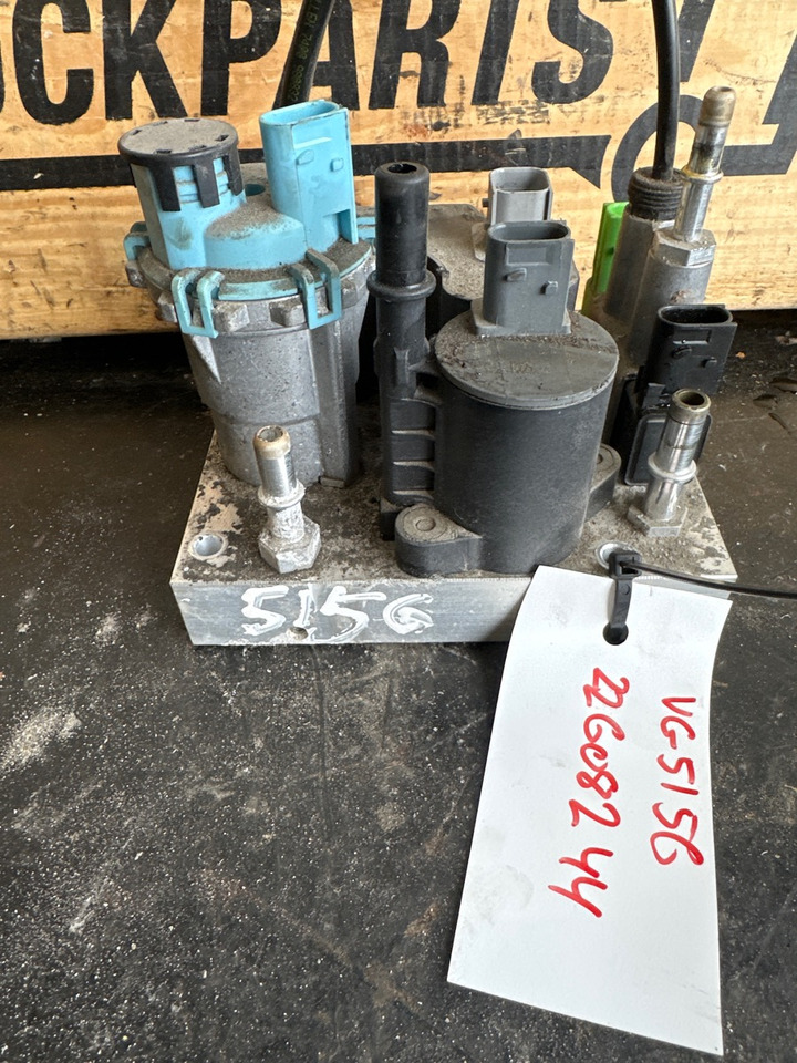 VOLVO ADBLUE PUMPE 22608244 - Préparation du carburant pour Camion: photos 1 VOLVO ADBLUE PUMPE 22608244 - Préparation du carburant pour Camion: photos 1