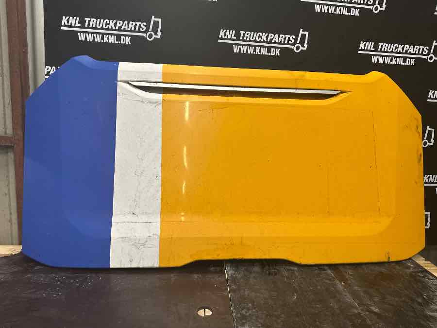 VOLVO BUS BACK END DOOR 21896008 - Portière et pièces pour Bus: photos 1 VOLVO BUS BACK END DOOR 21896008 - Portière et pièces pour Bus: photos 1