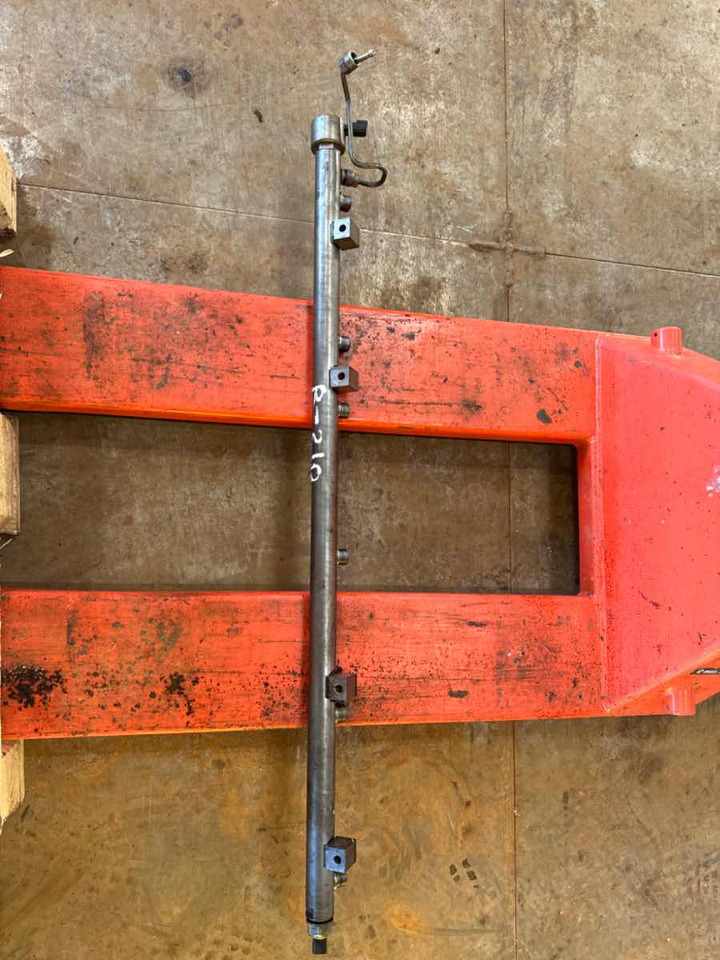 VOLVO FUEL PIPE 21883621 - Préparation du carburant pour Camion: photos 2 VOLVO FUEL PIPE 21883621 - Préparation du carburant pour Camion: photos 2