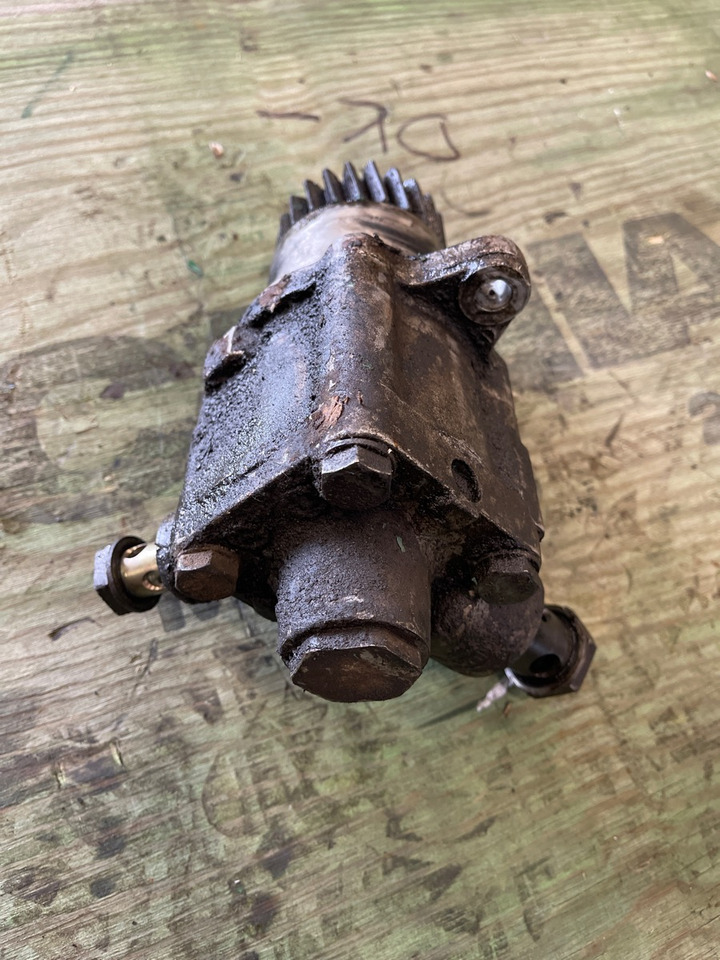 VOLVO STEERING PUMP 2108153 - Commande de gouvernail pour Camion: photos 2 VOLVO STEERING PUMP 2108153 - Commande de gouvernail pour Camion: photos 2