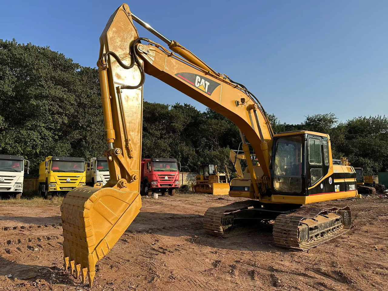 CAT 320B excavator - Pelle sur chenille: photos 5 CAT 320B excavator - Pelle sur chenille: photos 5
