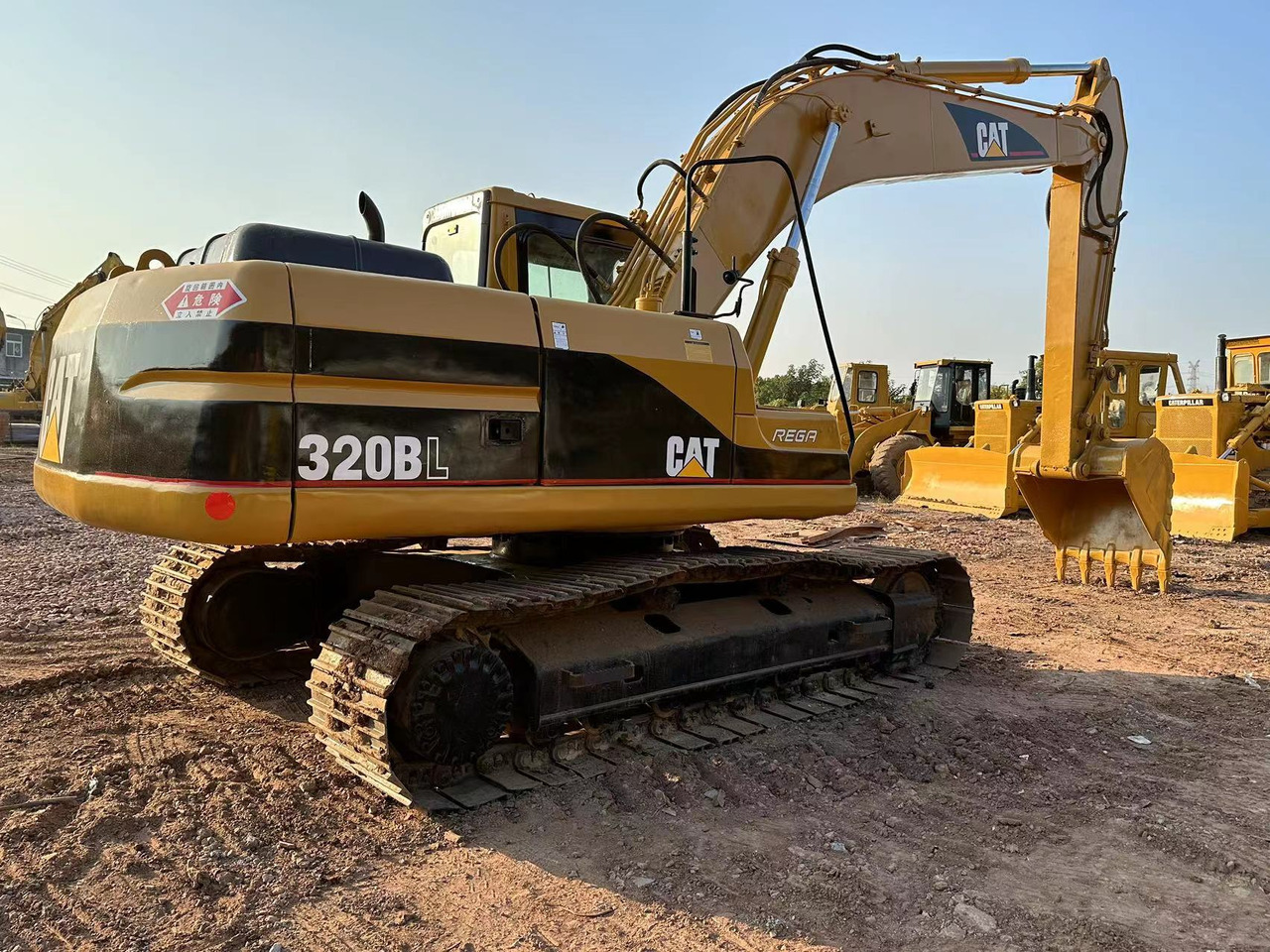 CAT 320B excavator - Pelle sur chenille: photos 2 CAT 320B excavator - Pelle sur chenille: photos 2