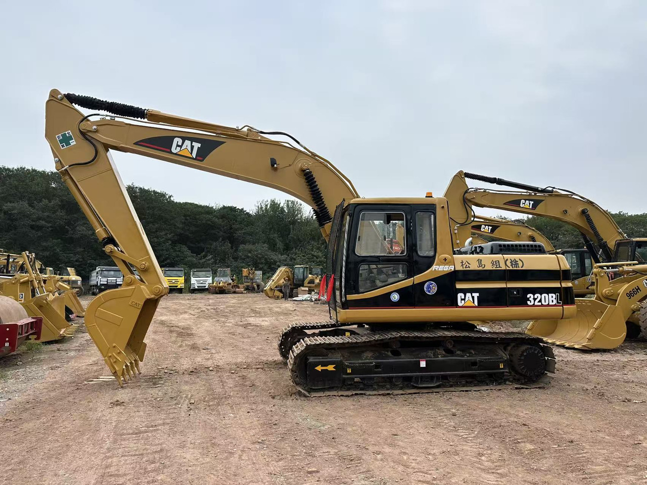 CAT 320B excavator - Pelle sur chenille: photos 1 CAT 320B excavator - Pelle sur chenille: photos 1
