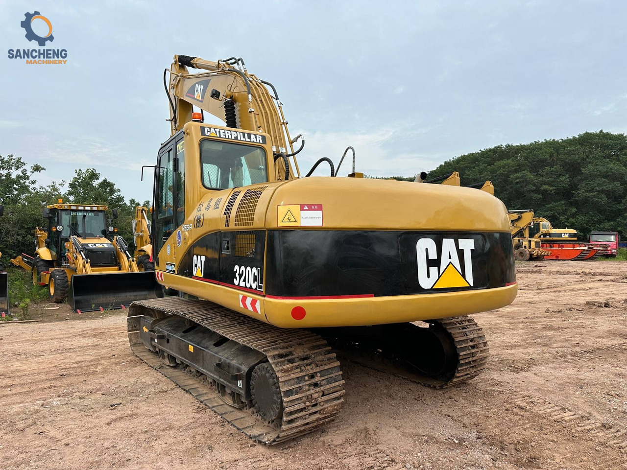CAT 320CL crawler excavator with hammer - Pelle sur chenille: photos 4 CAT 320CL crawler excavator with hammer - Pelle sur chenille: photos 4