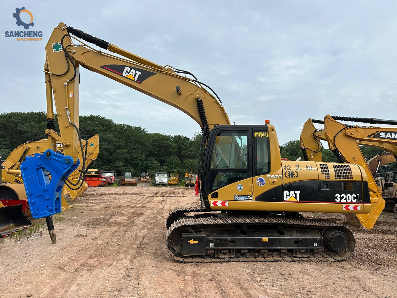CAT 320CL with hammer - Pelle sur chenille: photos 4 CAT 320CL with hammer - Pelle sur chenille: photos 4