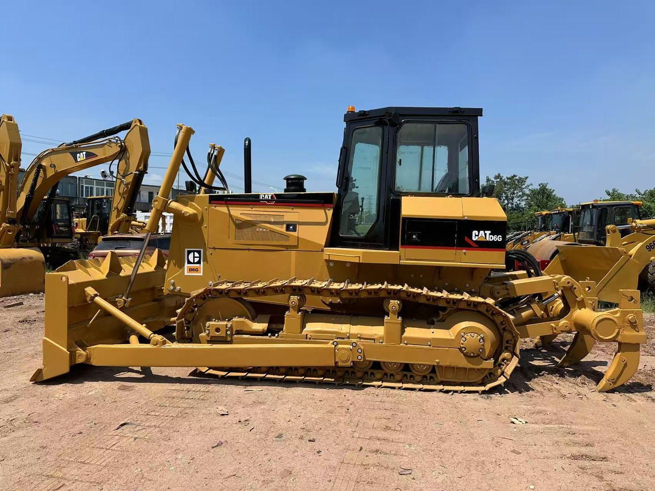 CAT D6G bulldozer - Bulldozer: photos 3 CAT D6G bulldozer - Bulldozer: photos 3
