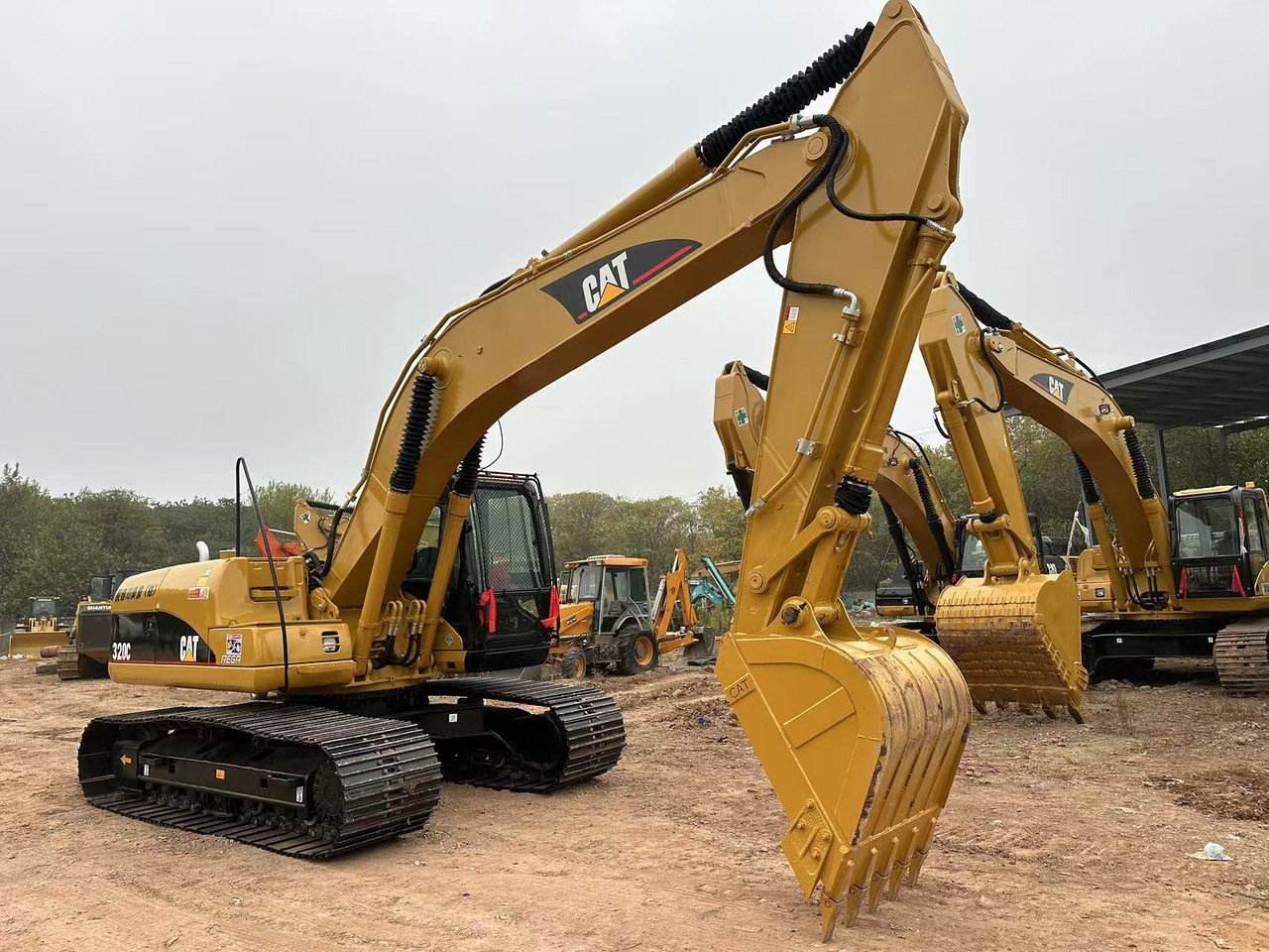 CATERPILLAR 320C - Pelle sur chenille: photos 4 CATERPILLAR 320C - Pelle sur chenille: photos 4