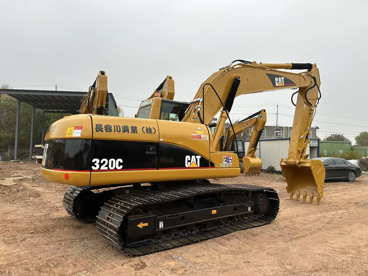 CATERPILLAR 320C - Pelle sur chenille: photos 3 CATERPILLAR 320C - Pelle sur chenille: photos 3