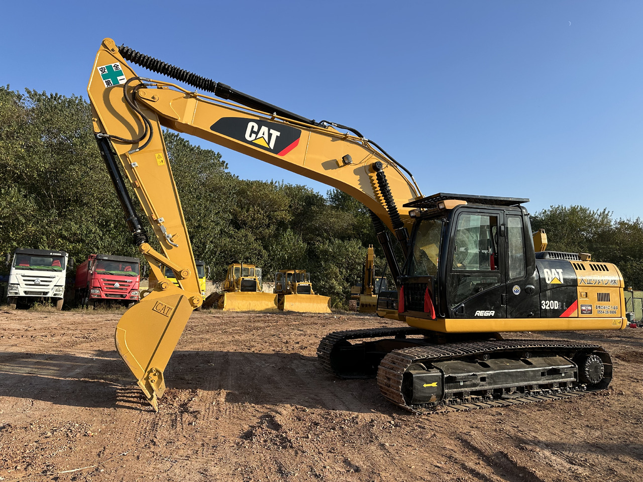 CATERPILLAR 320DL - Pelle sur chenille: photos 3 CATERPILLAR 320DL - Pelle sur chenille: photos 3