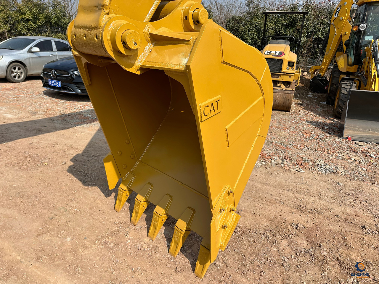 CATERPILLAR 320DL - Pelle sur chenille: photos 5 CATERPILLAR 320DL - Pelle sur chenille: photos 5