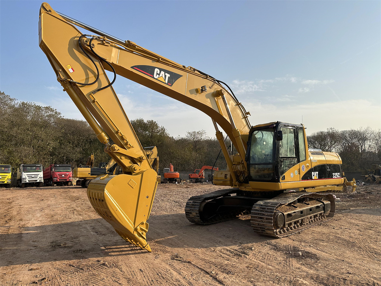 CATERPILLAR 325C - Pelle sur chenille: photos 4 CATERPILLAR 325C - Pelle sur chenille: photos 4