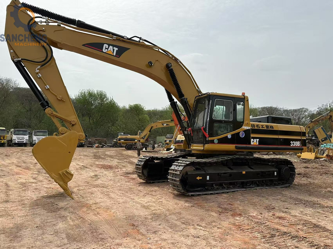 CATERPILLAR 330BL - Pelle sur chenille: photos 3 CATERPILLAR 330BL - Pelle sur chenille: photos 3