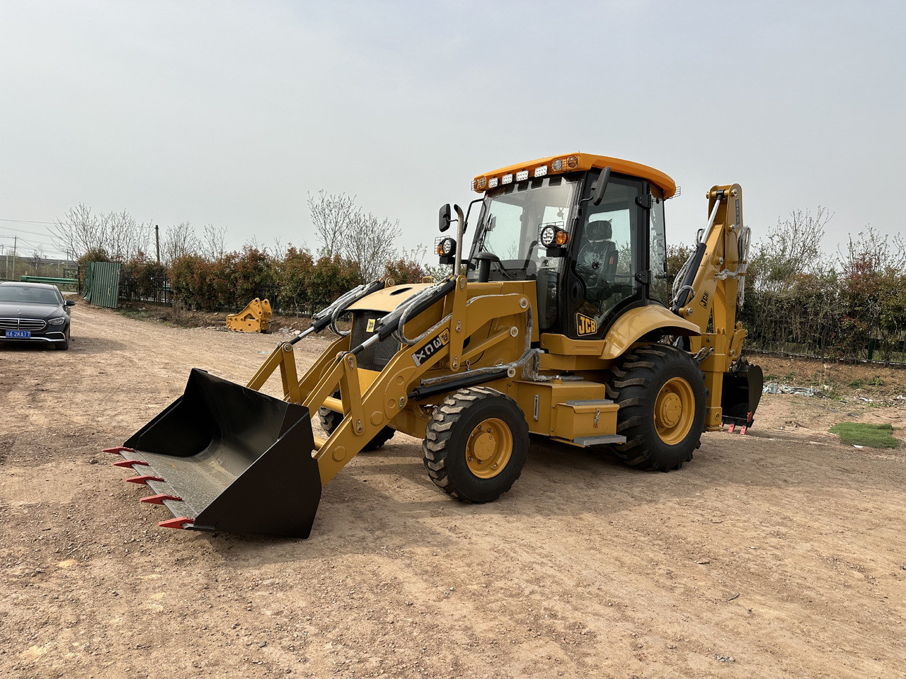 CATERPILLAR 420F2 - Tractopelle: photos 3 CATERPILLAR 420F2 - Tractopelle: photos 3