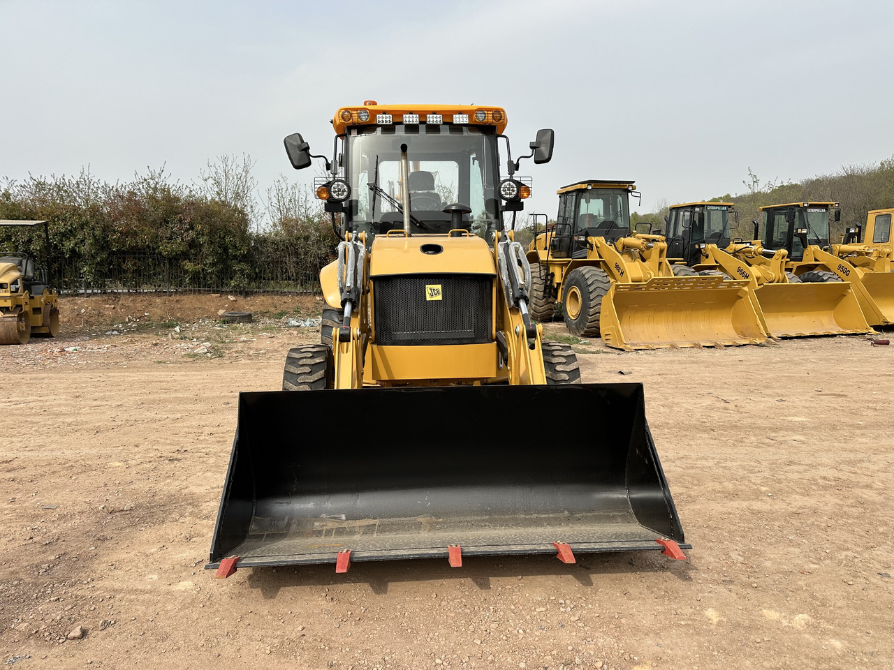 CATERPILLAR 420F2 - Tractopelle: photos 4 CATERPILLAR 420F2 - Tractopelle: photos 4